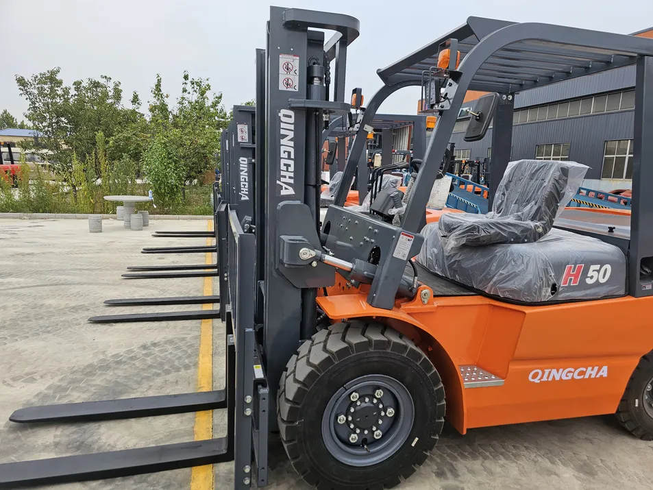 2.5t/2t 2500kg 2000kg Forklift Efficient ISO/CE Certified Multifunction Side Shift Construction LPG