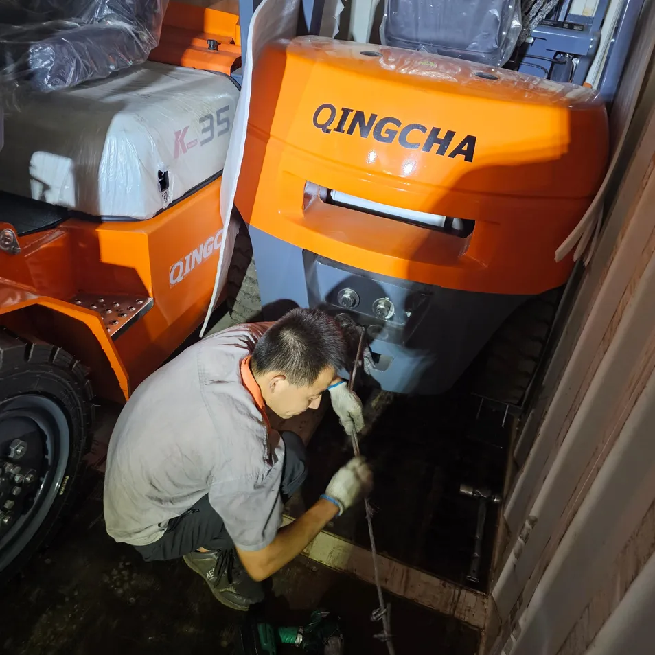 2.5t/2t 2500kg 2000kg Forklift Efficient ISO/CE Certified Multifunction Side Shift Construction LPG
