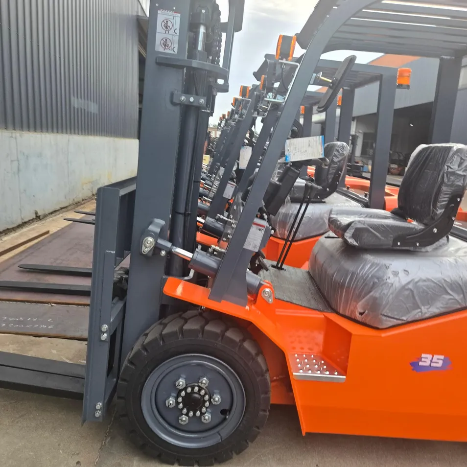 2.5t/2t 2500kg 2000kg Forklift Efficient ISO/CE Certified Multifunction Side Shift Construction LPG