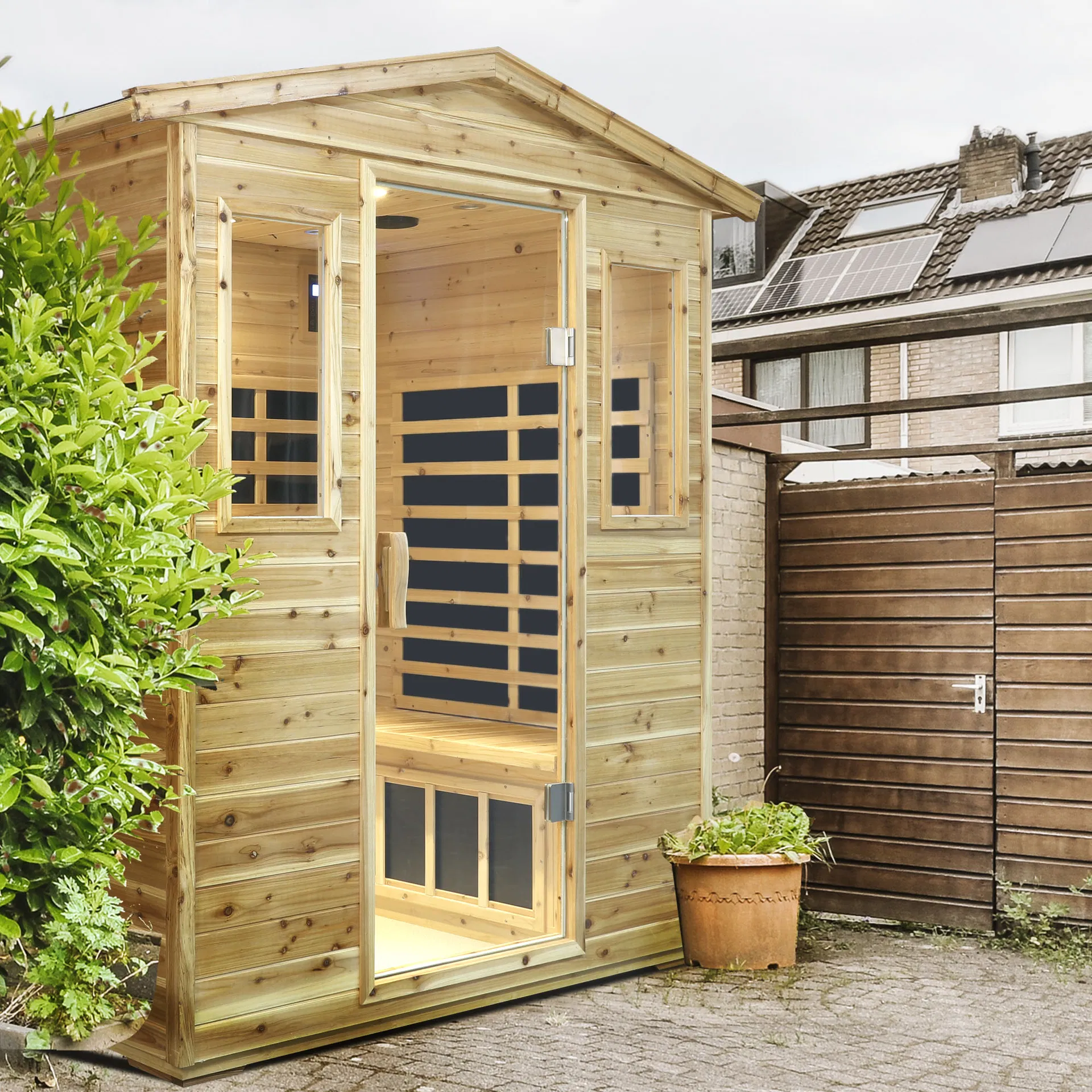 Four Person Far-Infrared Old Fir Outdoor Sauna Room