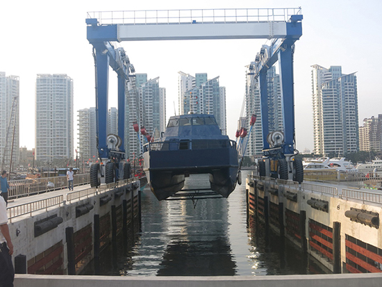 200-ton-travel-lift.jpg
