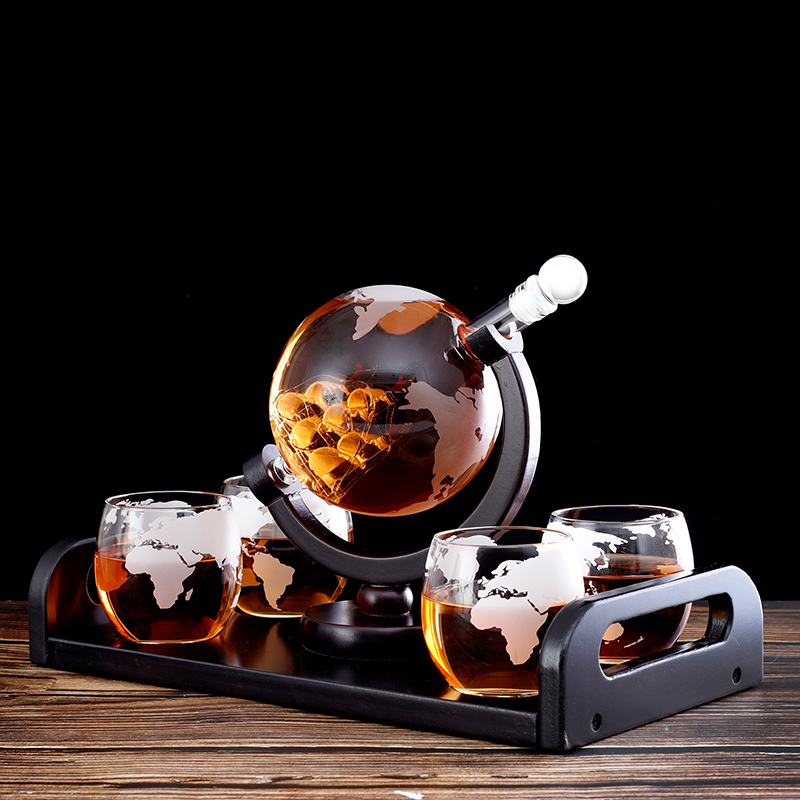 Globe Decanter 02.jpg Globe Decanter 02.jpg